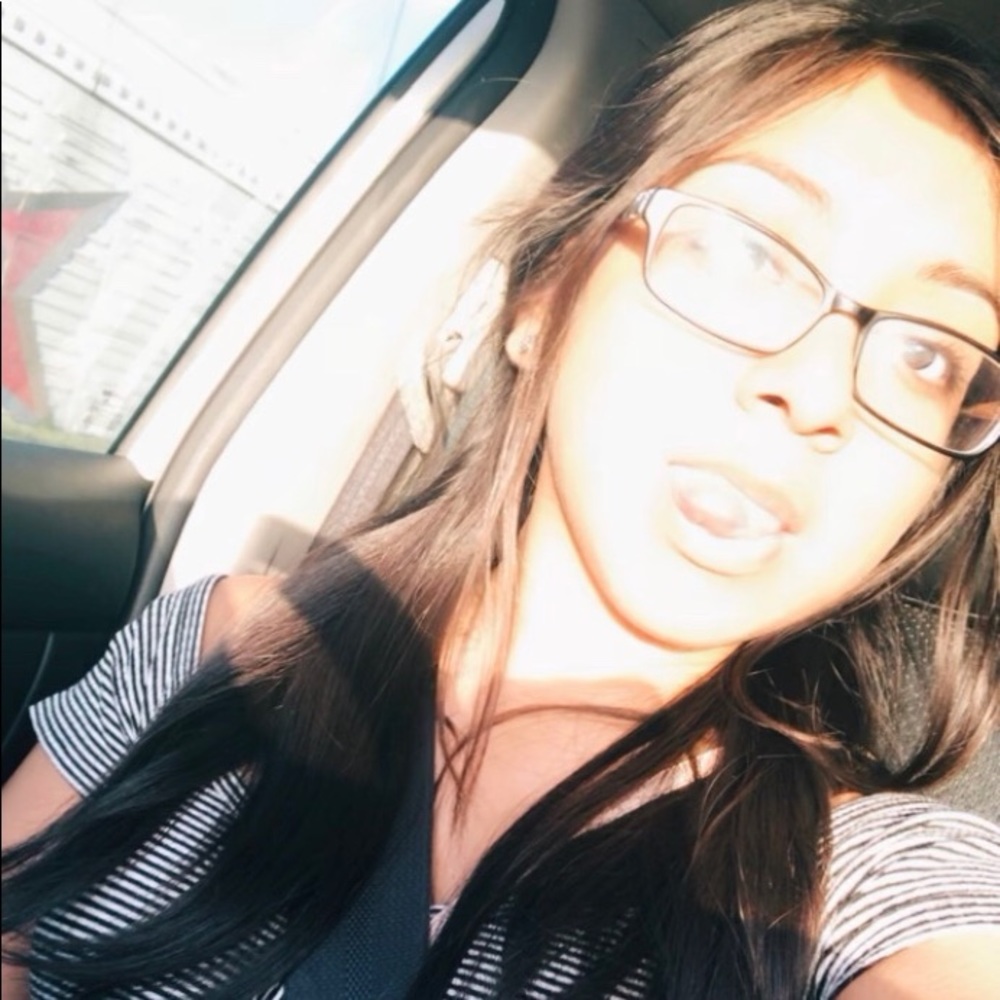 Meet your Posher, Idalia